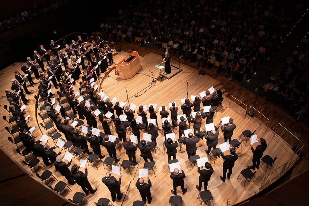 Misa Mestiza Homenaje. Estreno Absoluto por el Coro Polifónico Nacional y la Orquesta Nacional de Música Argentina.